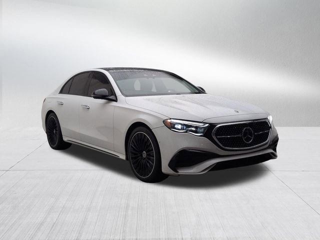Used 2024 Mercedes-Benz E 350 4MATIC Sedan image 3