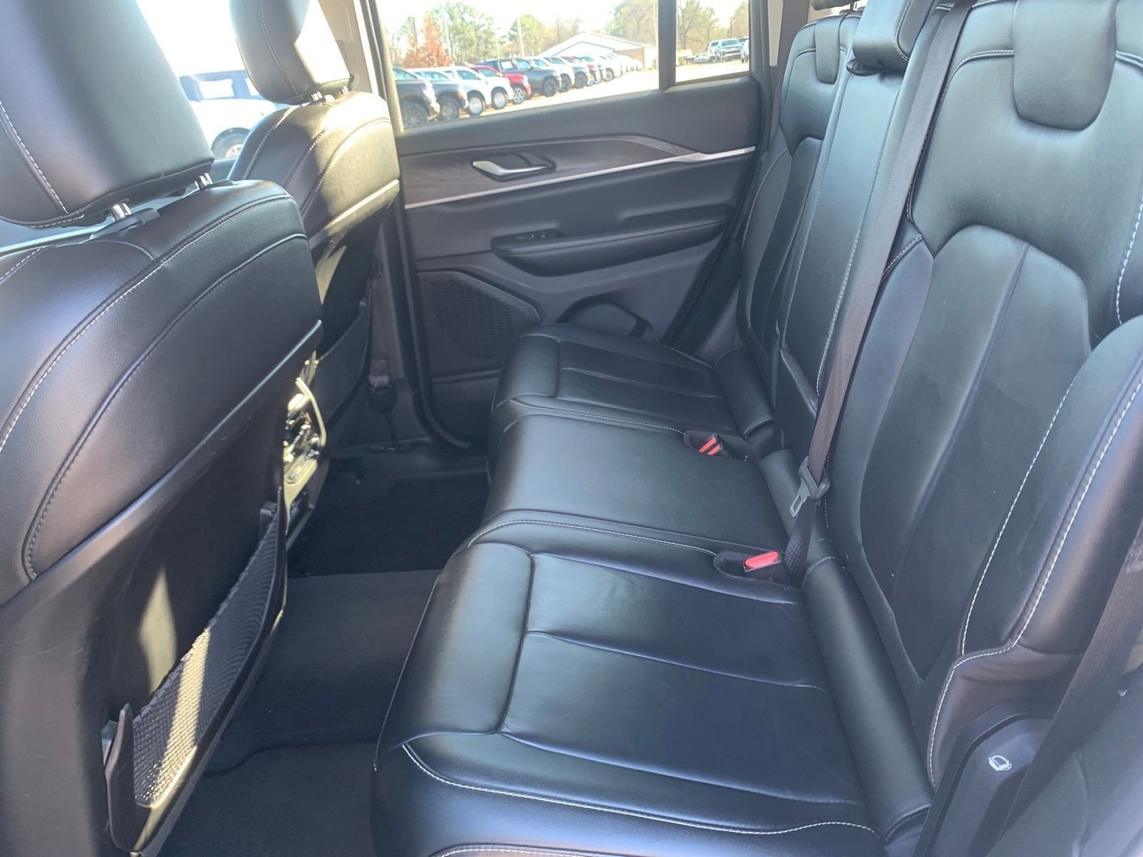 Used 2023 Jeep Grand Cherokee Limited image 26