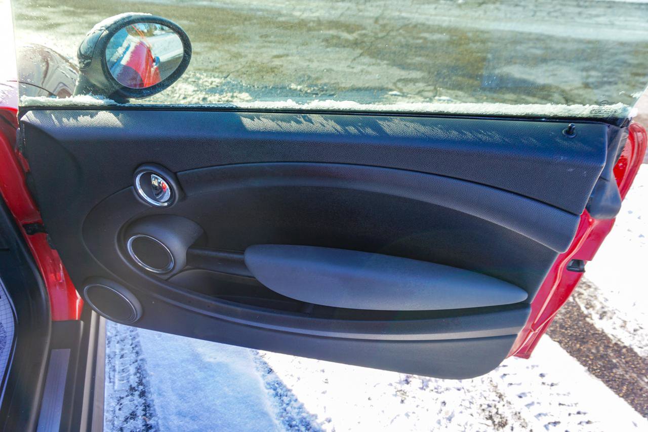Used 2011 MINI Cooper Hardtop image 25