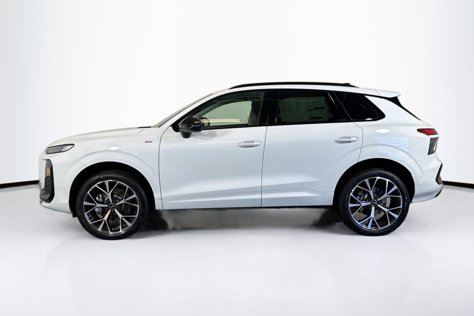 New 2026 Audi Q3 quattro 2.0T image 8