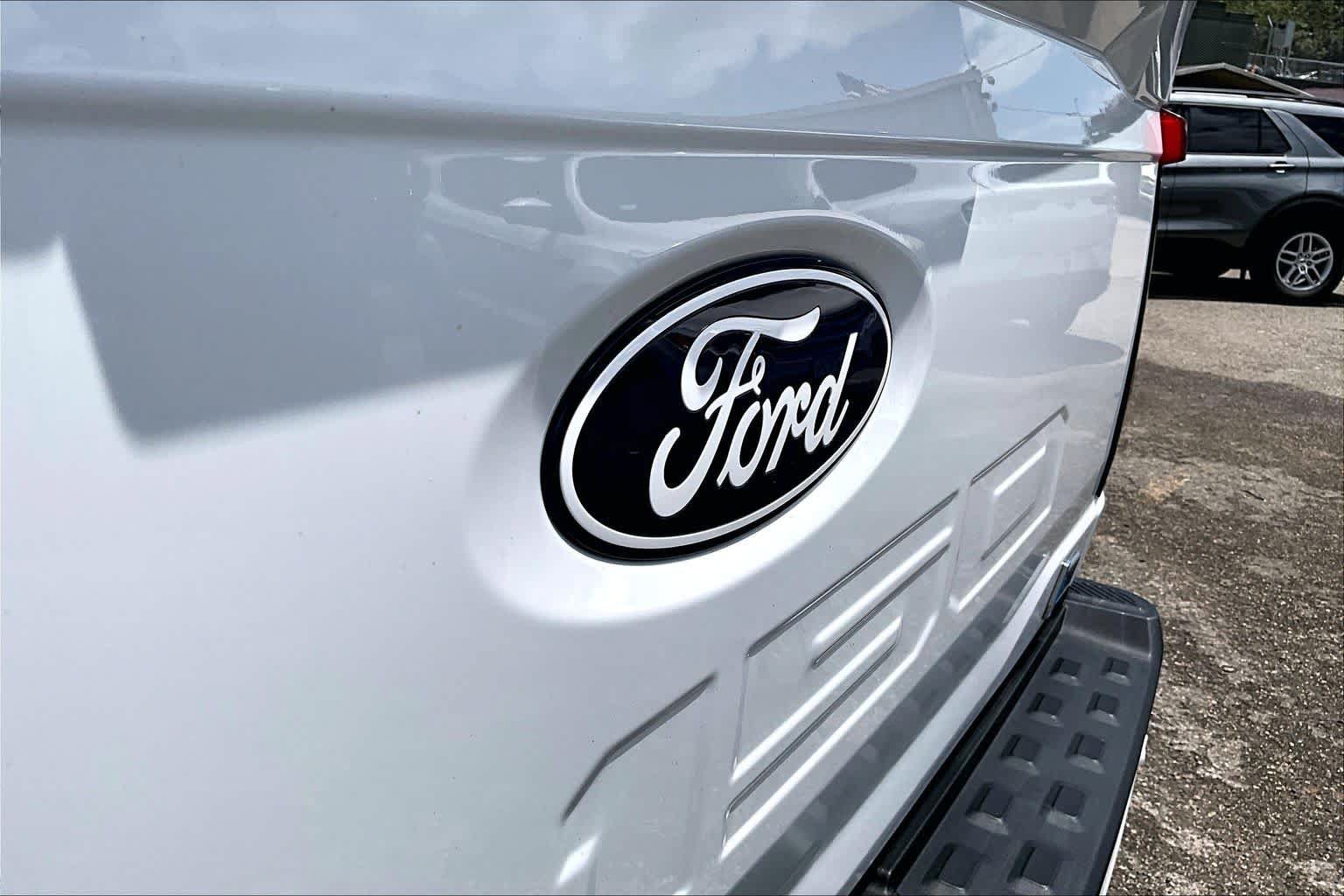 Certified 2025 Ford F150 Lightning Flash AWD/4WD image 34