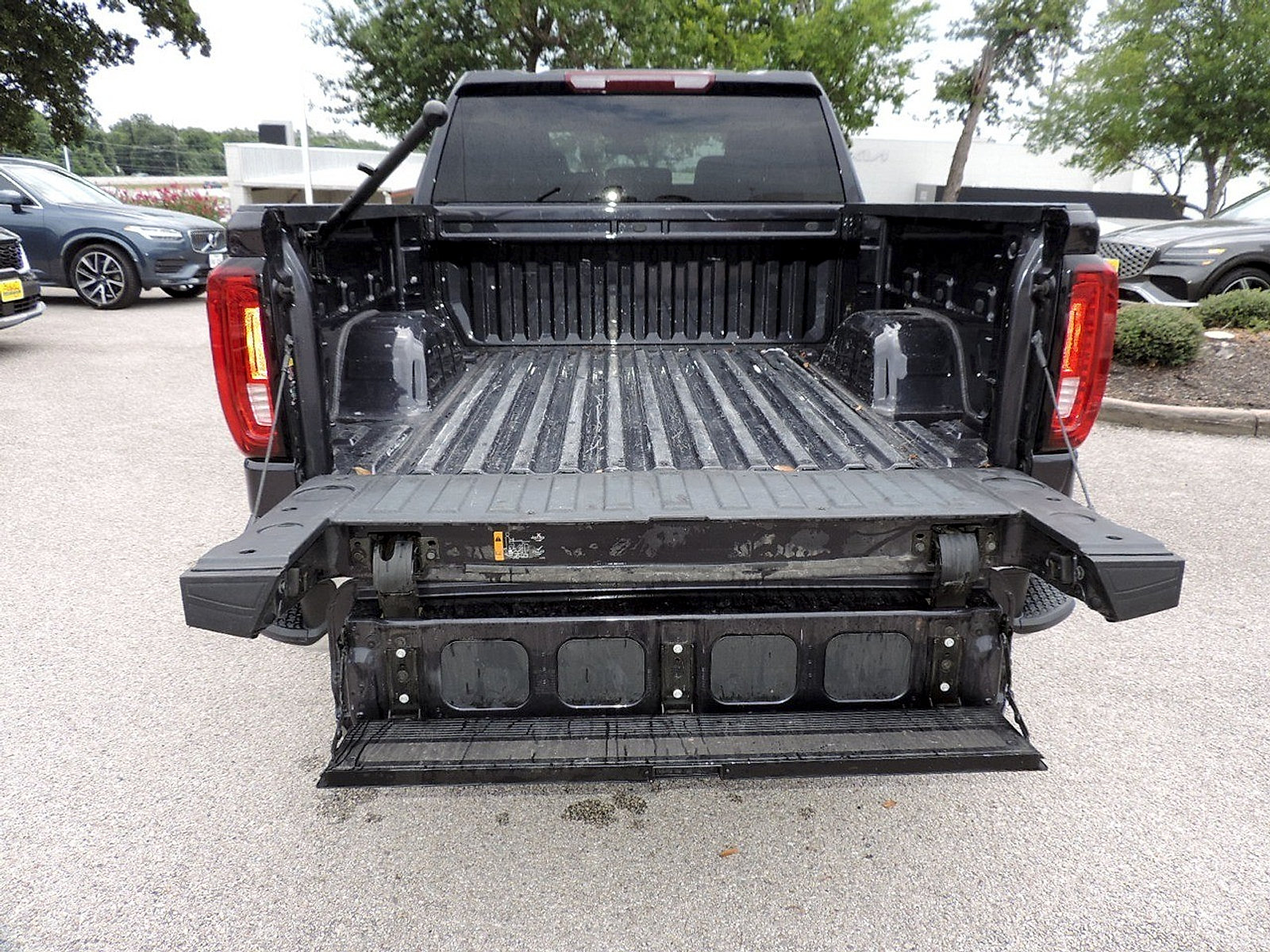 Used 2025 GMC Sierra 1500 SLT RWD image 20