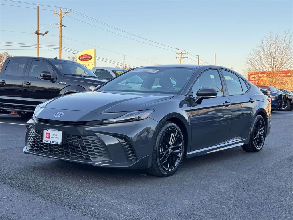 Used 2025 Toyota Camry SE image 24