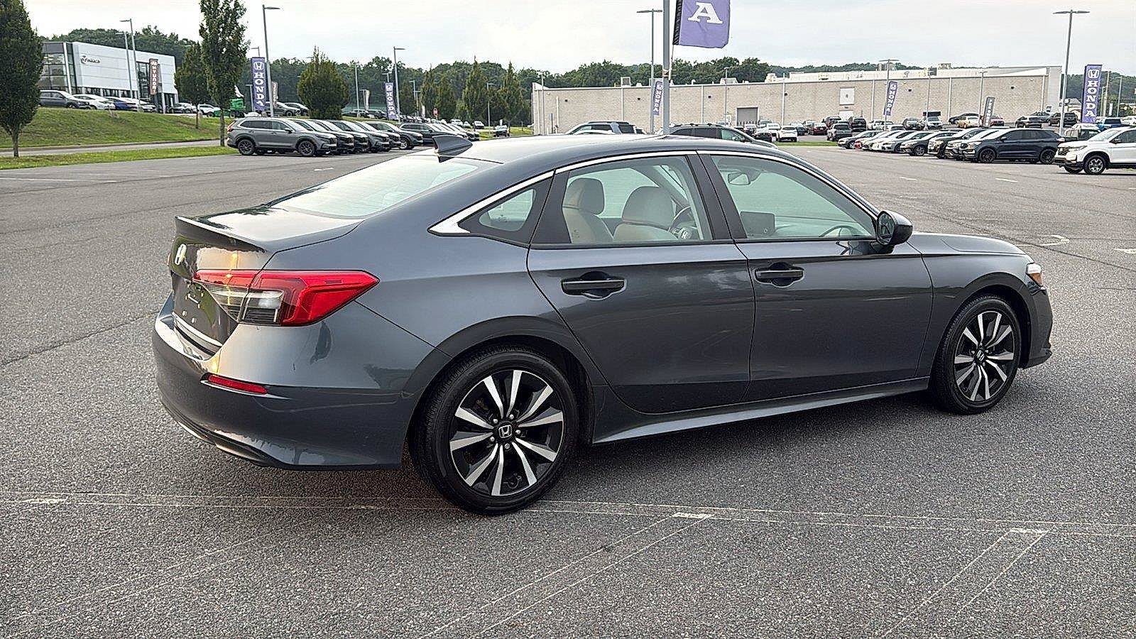 Used 2024 Honda Civic EX image 5