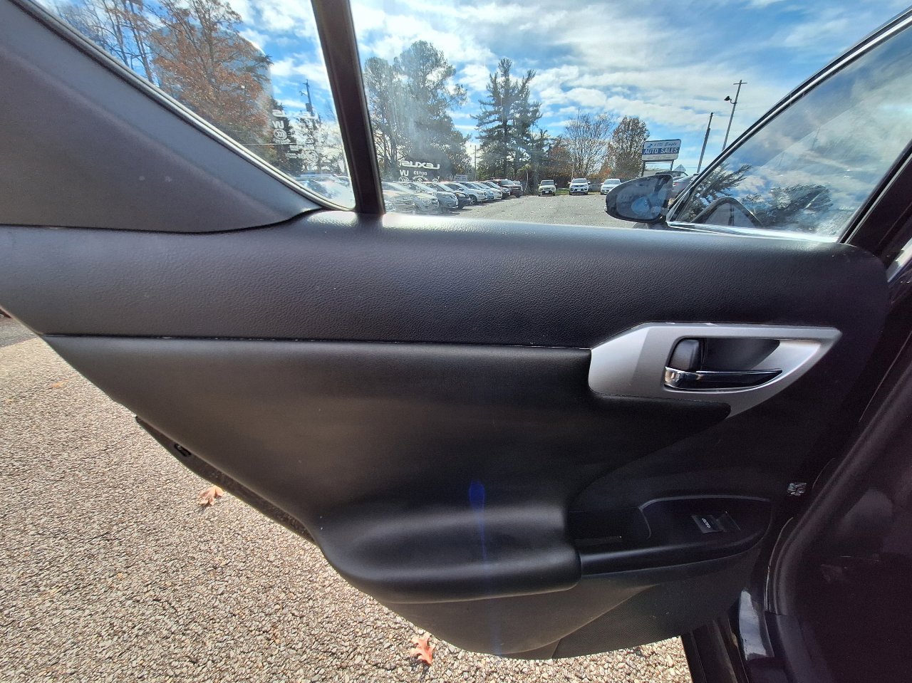 Used 2011 Lexus CT 200h Premium w/ Premium Audio Pkg image 24