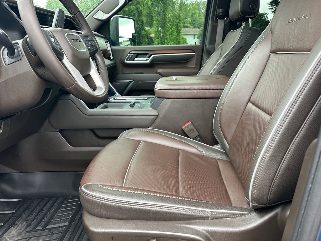 Used 2025 GMC Sierra 3500 Denali w/ Denali Reserve Package AWD/4WD image 10