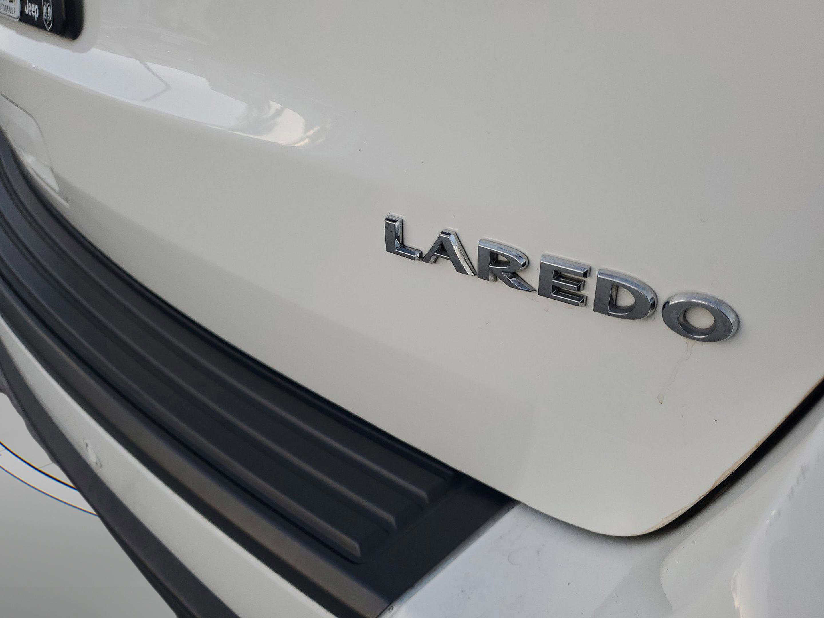 Certified 2022 Jeep Grand Cherokee Laredo E image 6
