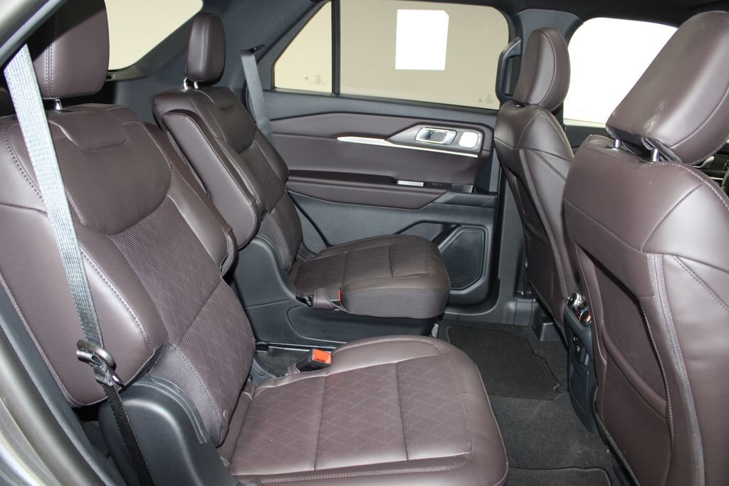 New 2026 Ford Explorer Platinum RWD image 32