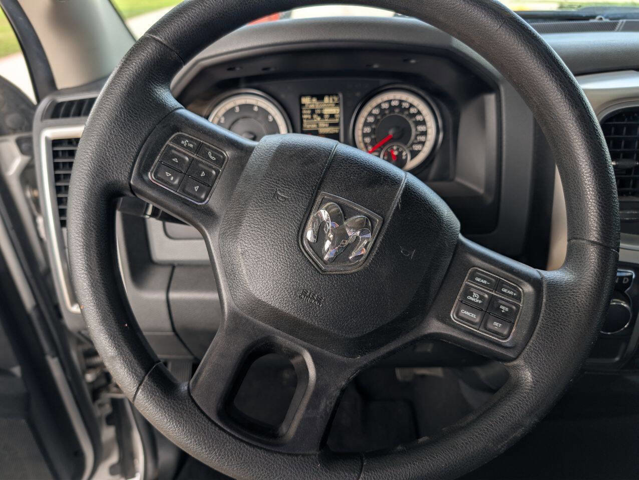 Used 2018 RAM 1500 Classic SLT image 24