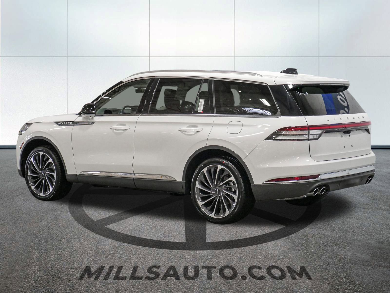 New 2025 Lincoln Aviator Reserve image 4
