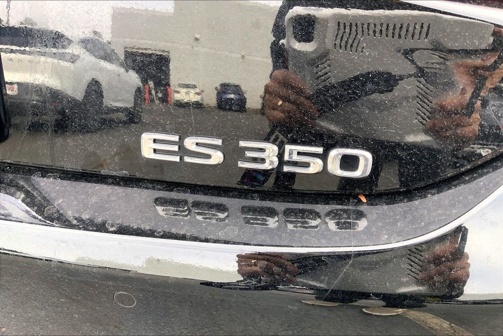 Used 2024 Lexus ES 350 w/ Premium Package image 23