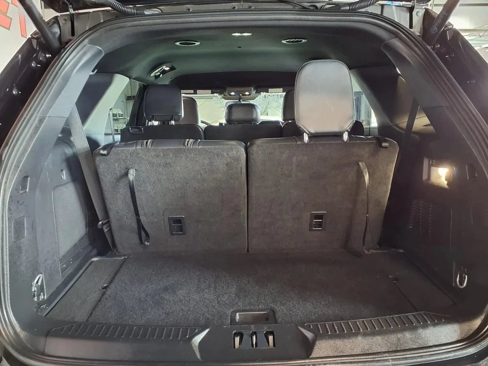 Used 2025 Ford Explorer ST-Line w/ ST-Line Street Pack AWD/4WD image 6