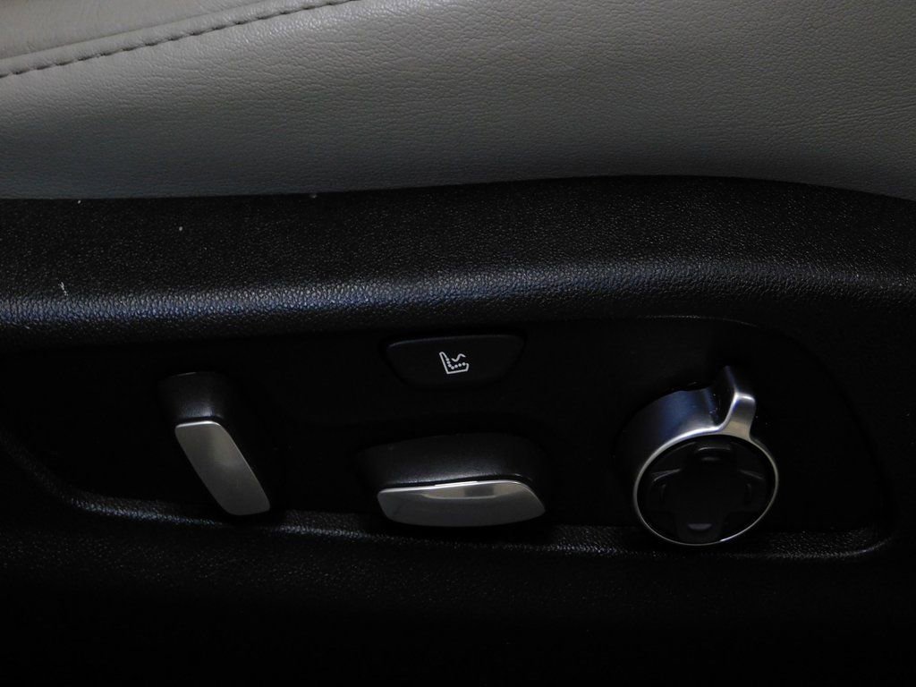 Used 2021 Cadillac XT4 Premium Luxury image 95