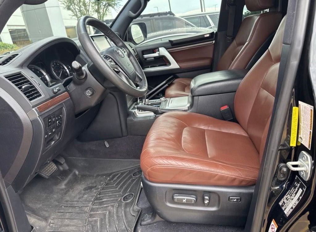 Used 2016 Toyota Land Cruiser AWD/4WD image 7
