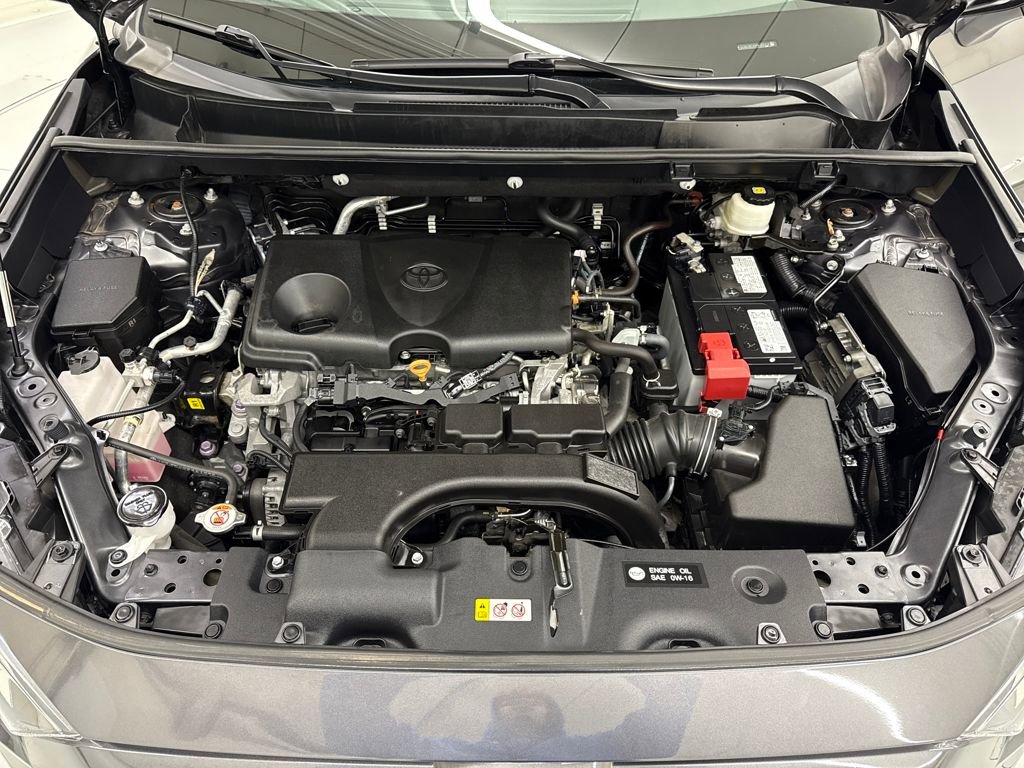 Used 2021 Toyota RAV4 XLE Premium image 10
