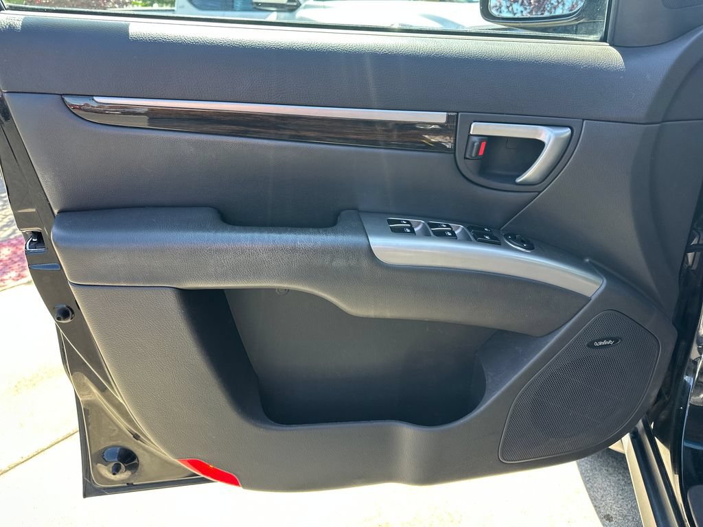 Used 2011 Hyundai Santa Fe Limited FWD image 11