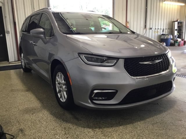 Used 2021 Chrysler Pacifica Touring-L FWD image 5