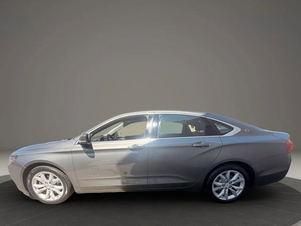 Used 2016 Chevrolet Impala LT w/ Convenience Package image 8