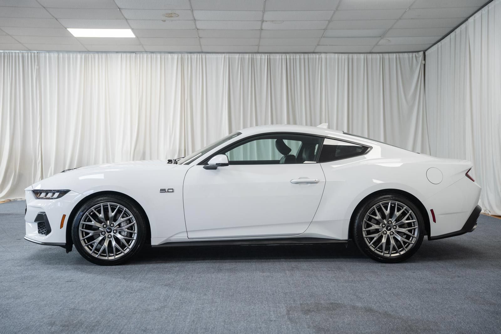 Used 2024 Ford Mustang GT Premium RWD image 5