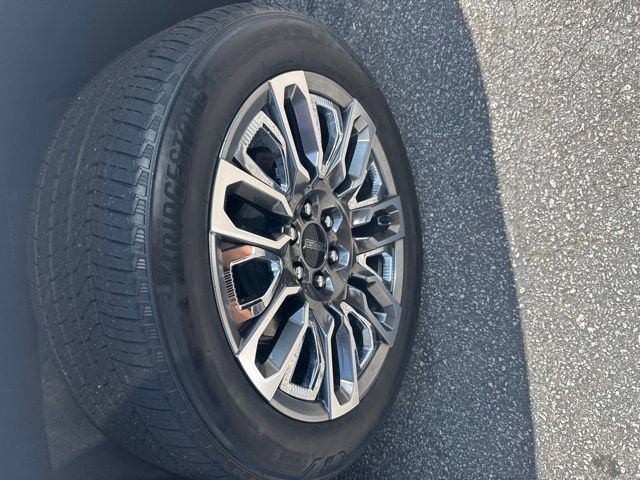 Used 2024 GMC Yukon XL Denali Ultimate AWD/4WD image 11