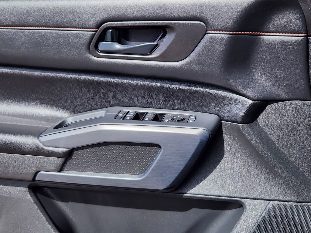 Used 2024 Nissan Pathfinder Rock Creek image 19