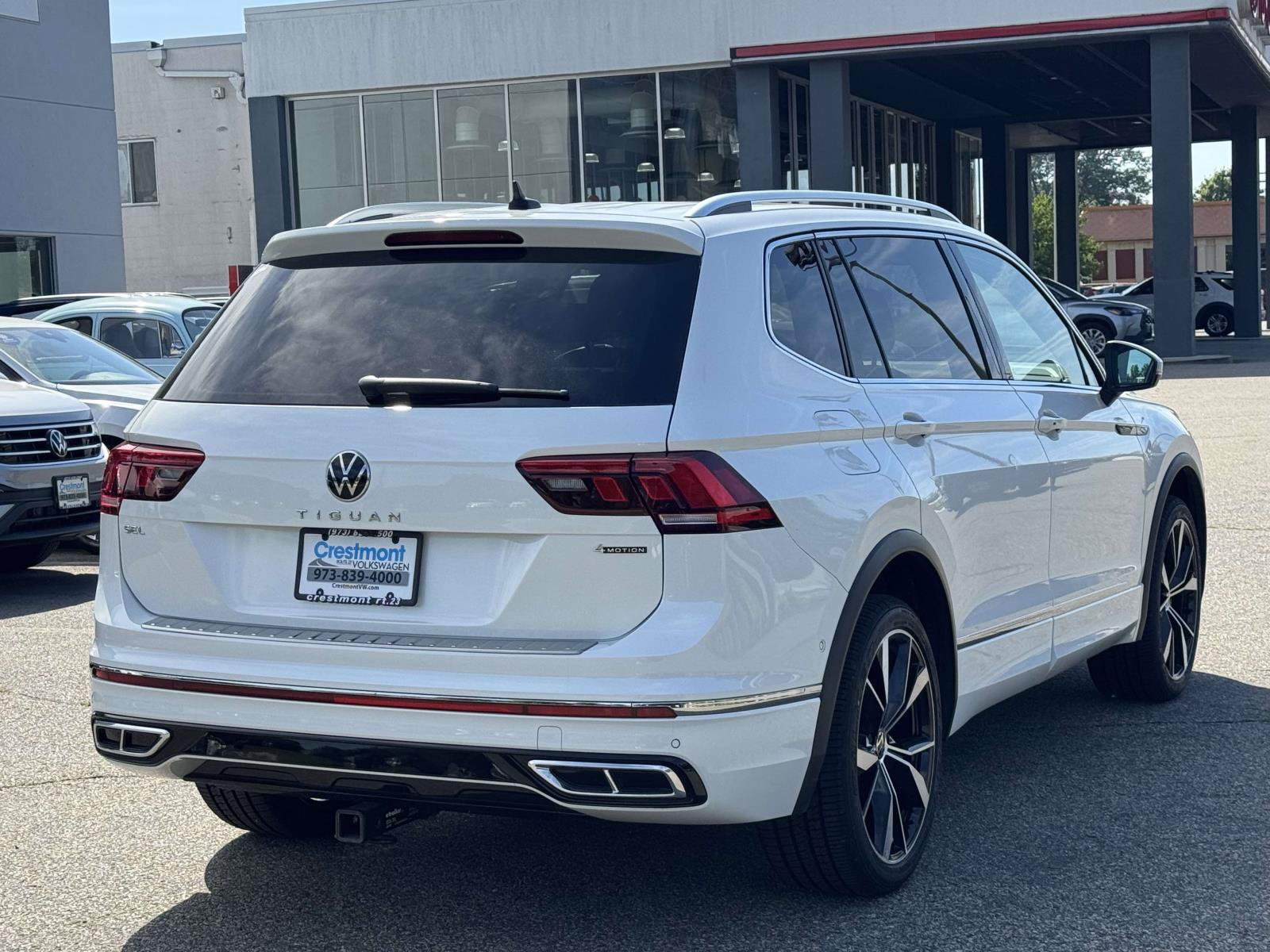 Certified 2024 Volkswagen Tiguan SEL R-Line AWD/4WD image 3