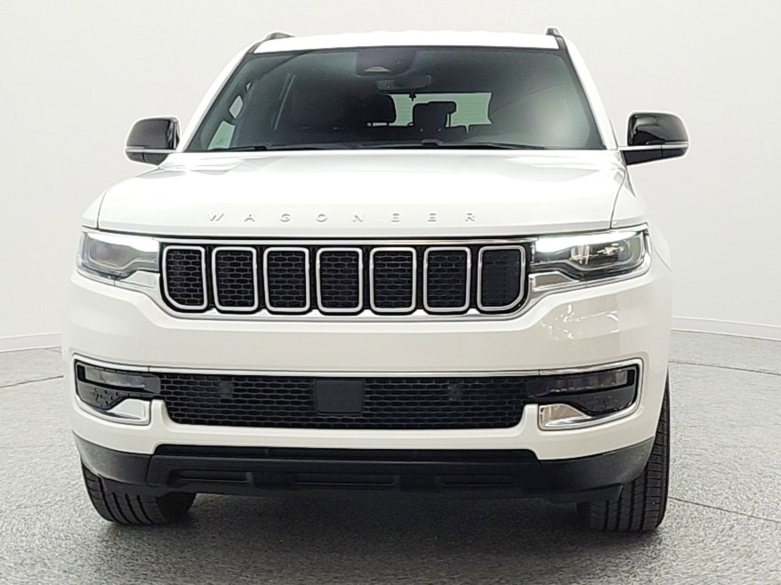 Used 2025 Jeep Wagoneer 4WD image 2