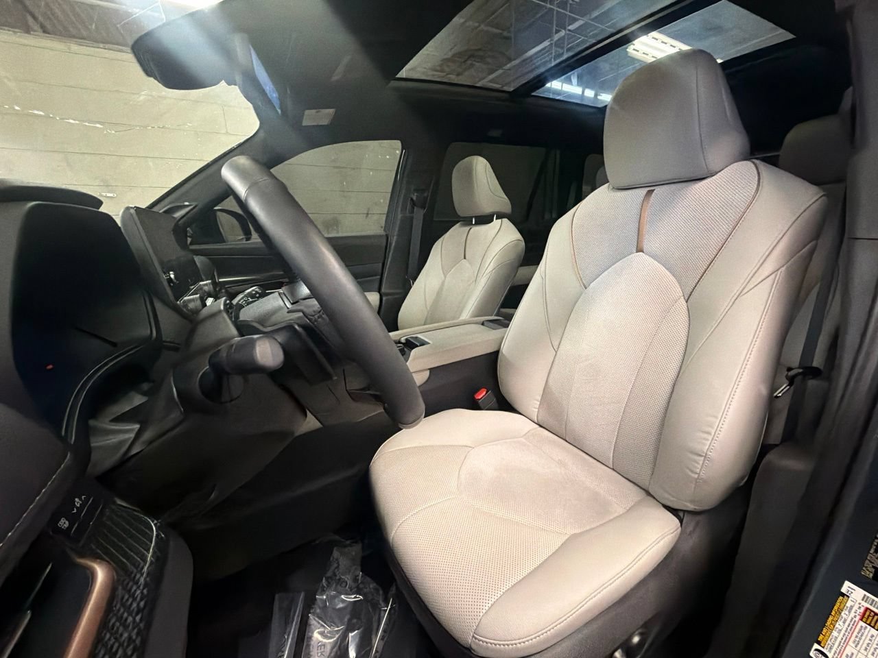 Used 2025 Toyota Grand Highlander AWD Hybrid image 21