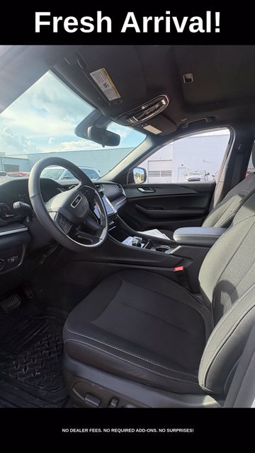 Used 2024 Jeep Grand Cherokee Laredo X w/ Luxury Tech Group I RWD image 19