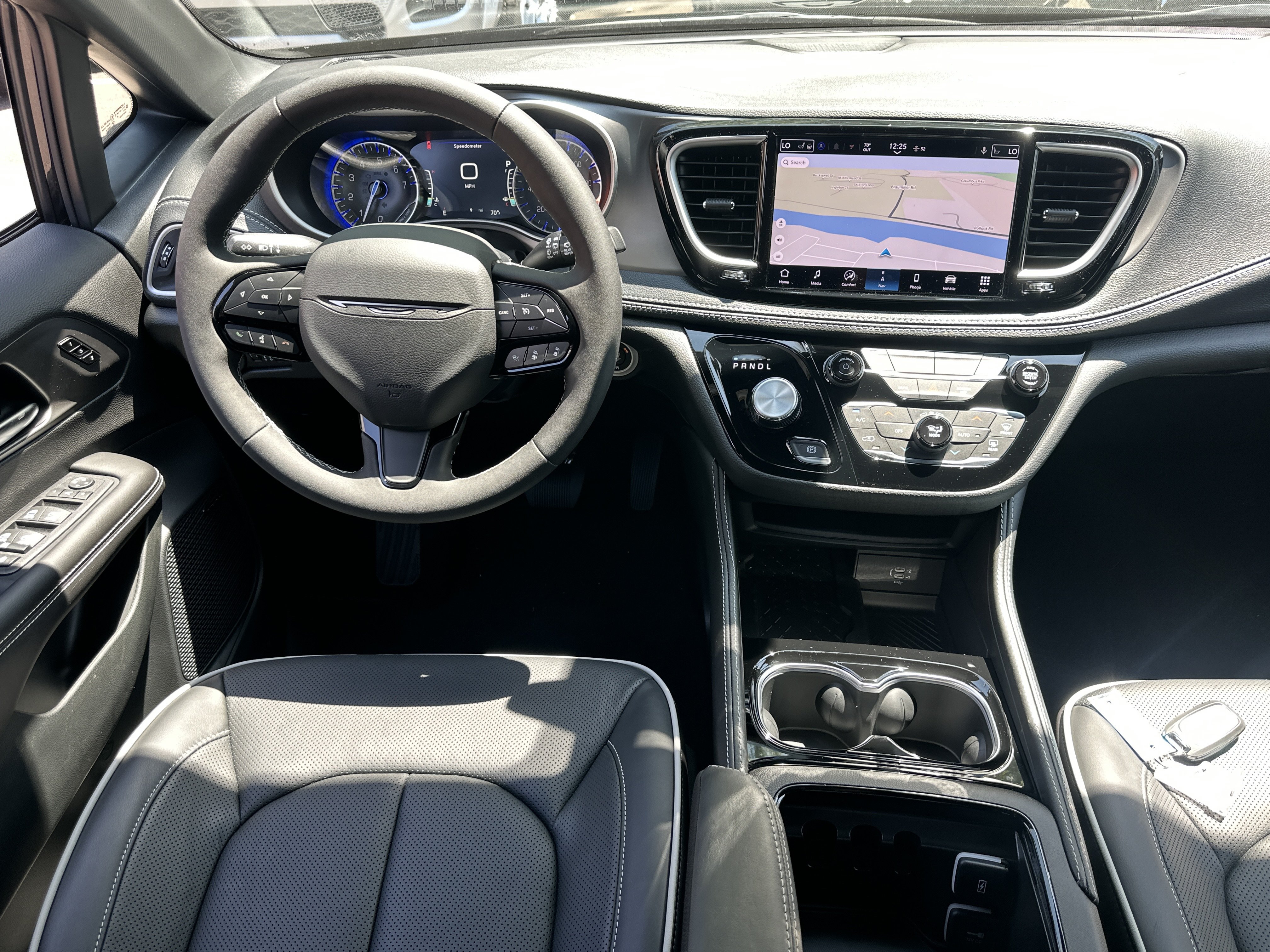 New 2027 Chrysler Pacifica Limited FWD image 33