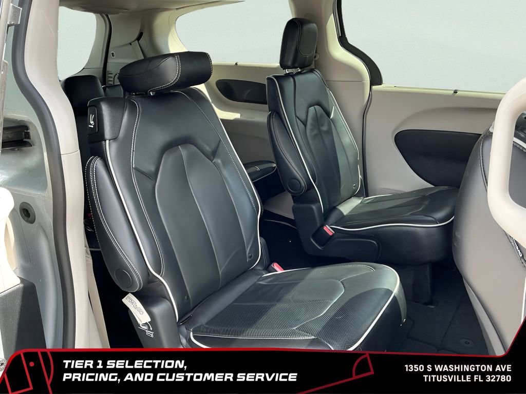 Used 2024 Chrysler Pacifica Limited FWD image 12