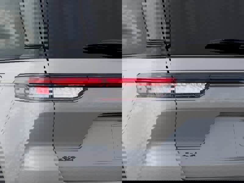 New 2025 Jeep Grand Cherokee Limited image 9