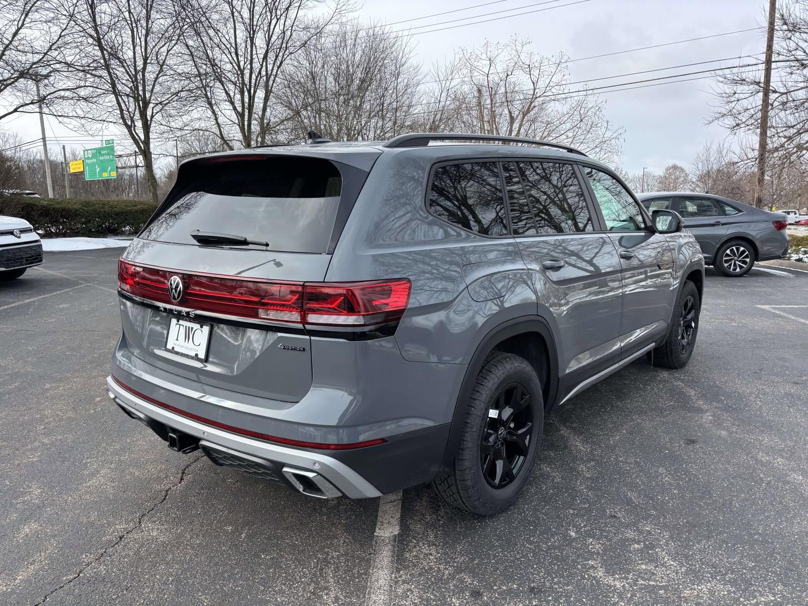 New 2026 Volkswagen Atlas Peak Edition AWD/4WD image 7
