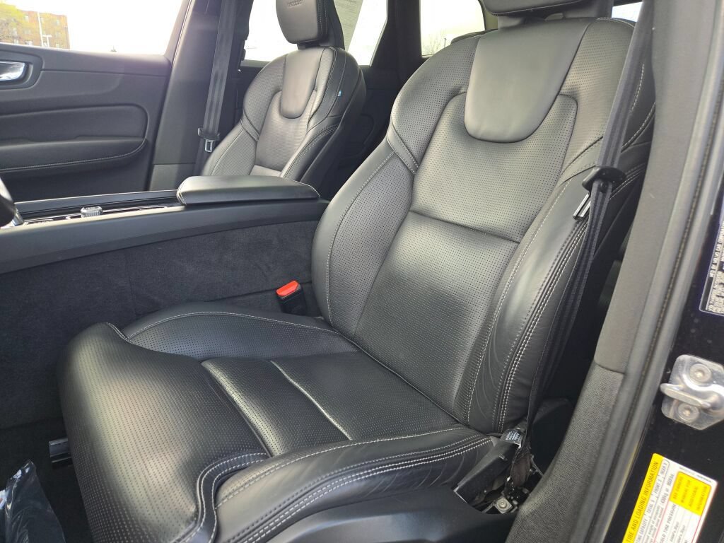 Used 2019 Volvo XC60 T8 Inscription AWD/4WD image 32