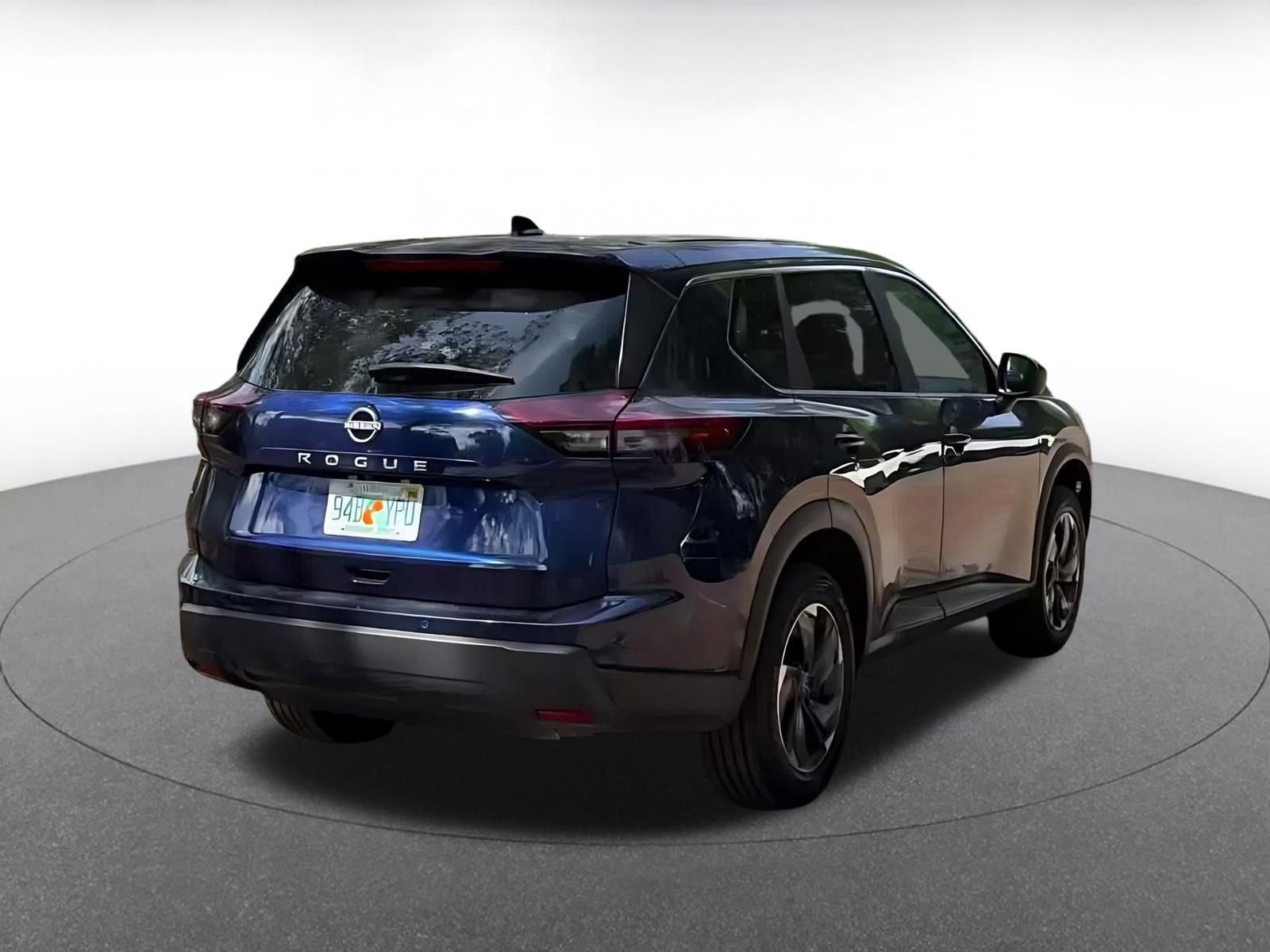 Used 2025 Nissan Rogue SV FWD image 14