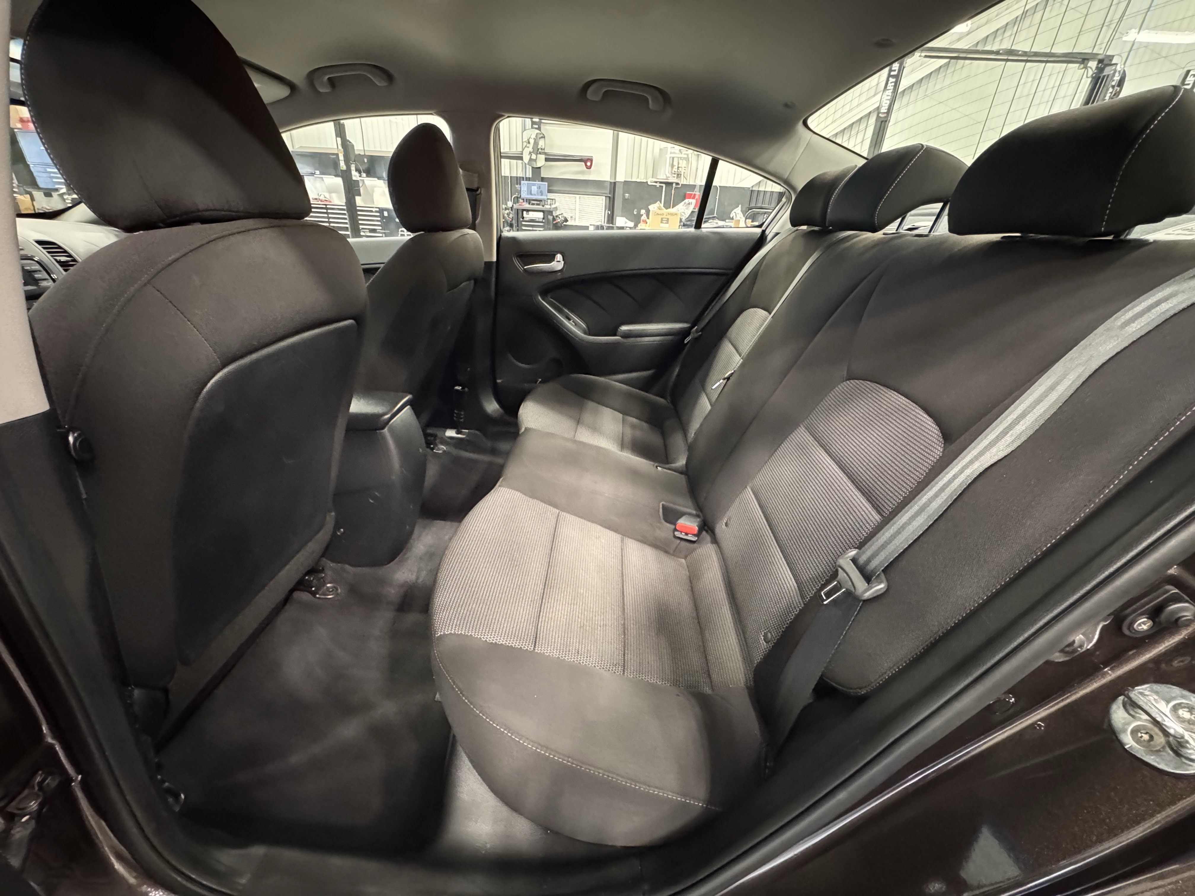 Used 2018 Kia Forte LX image 19