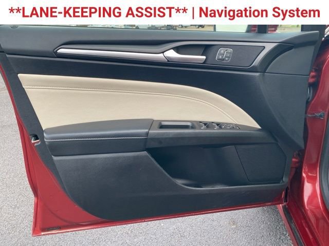 Used 2018 Ford Fusion Titanium image 11