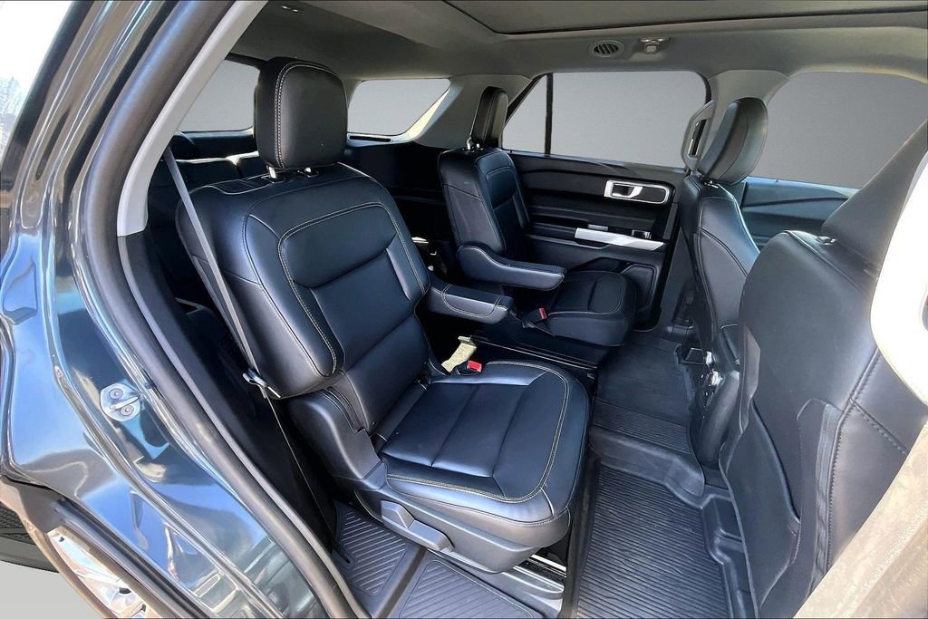 Used 2022 Ford Explorer XLT w/ Equipment Group 202A image 24