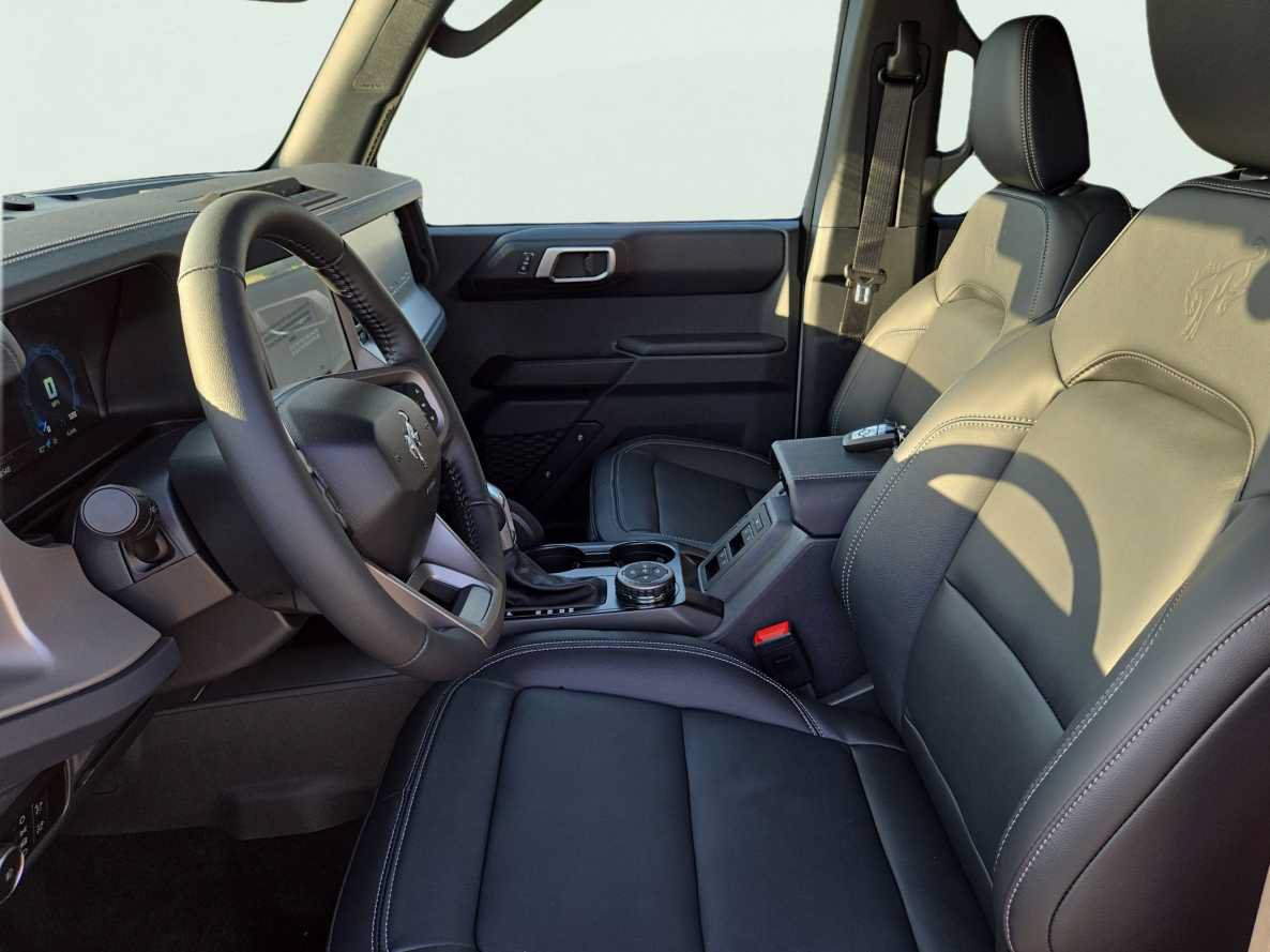 New 2026 Ford Bronco Outer Banks w/ Sasquatch Package AWD/4WD image 9
