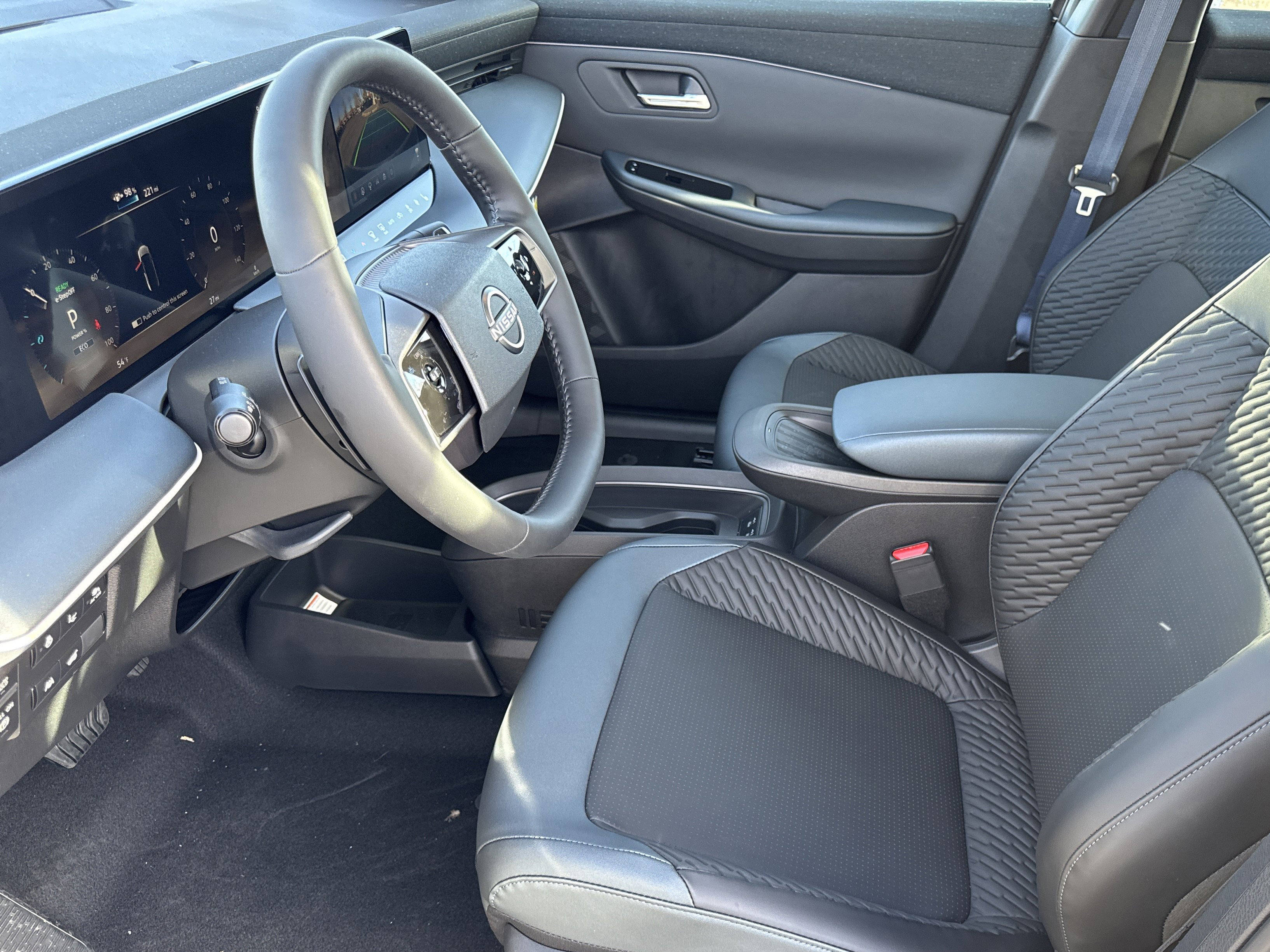 New 2026 Nissan Leaf Platinum+ w/ Cargo Package (Platinum+) image 8