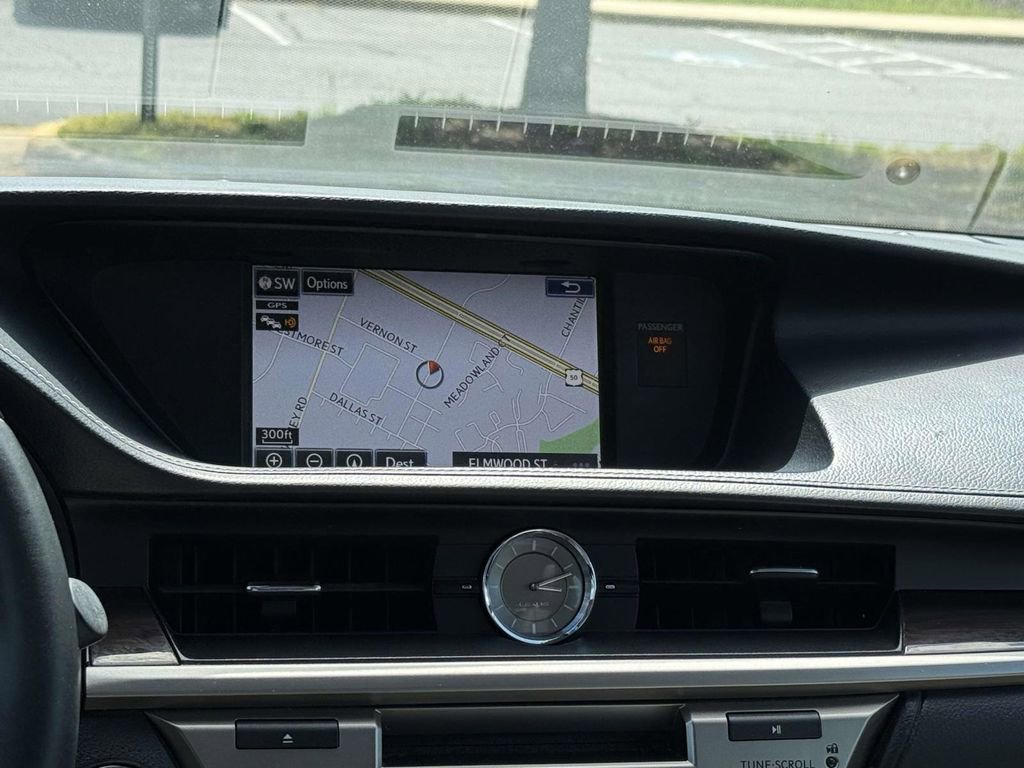 Used 2016 Lexus ES 350 w/ Luxury Package w/Wood Trim FWD image 10