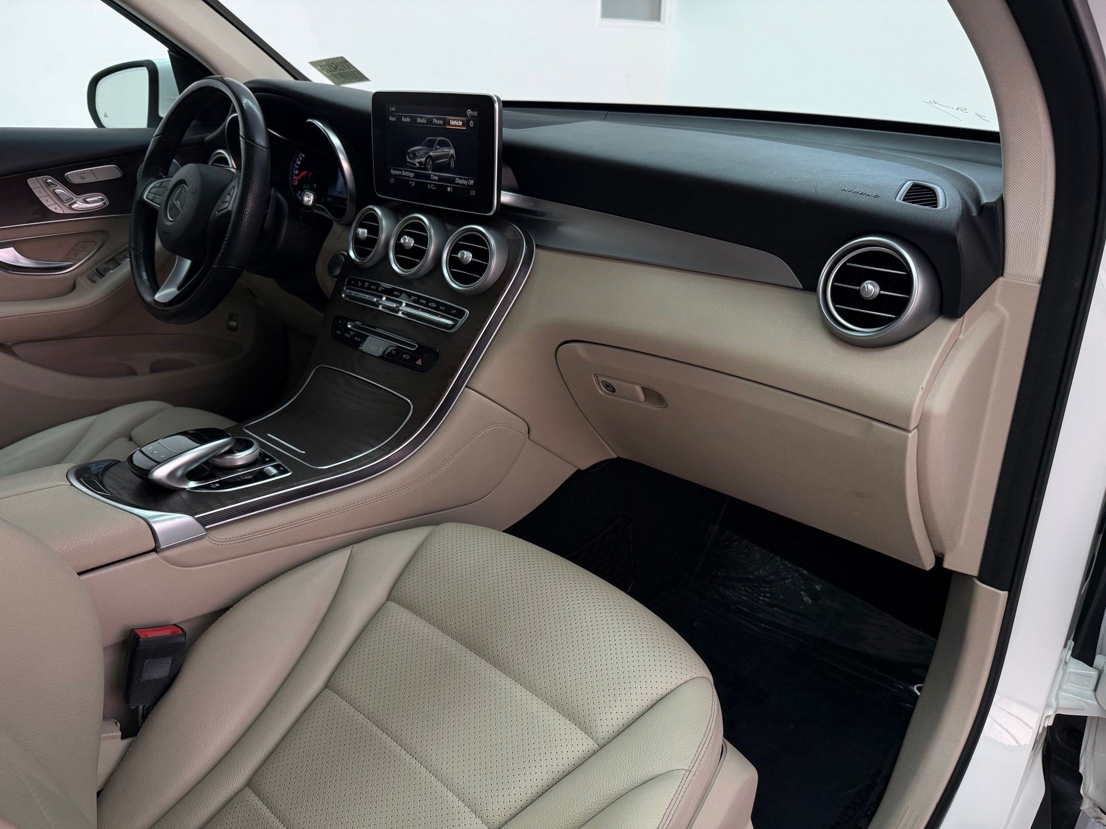 Used 2019 Mercedes-Benz GLC 300 4MATIC image 27