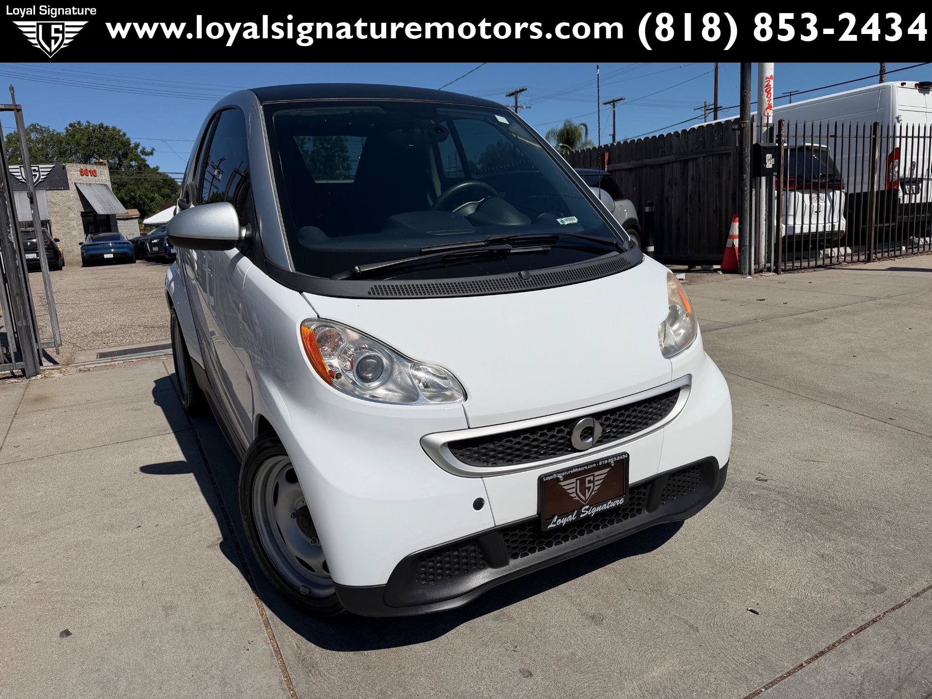 Used 2014 smart fortwo pure RWD image 1