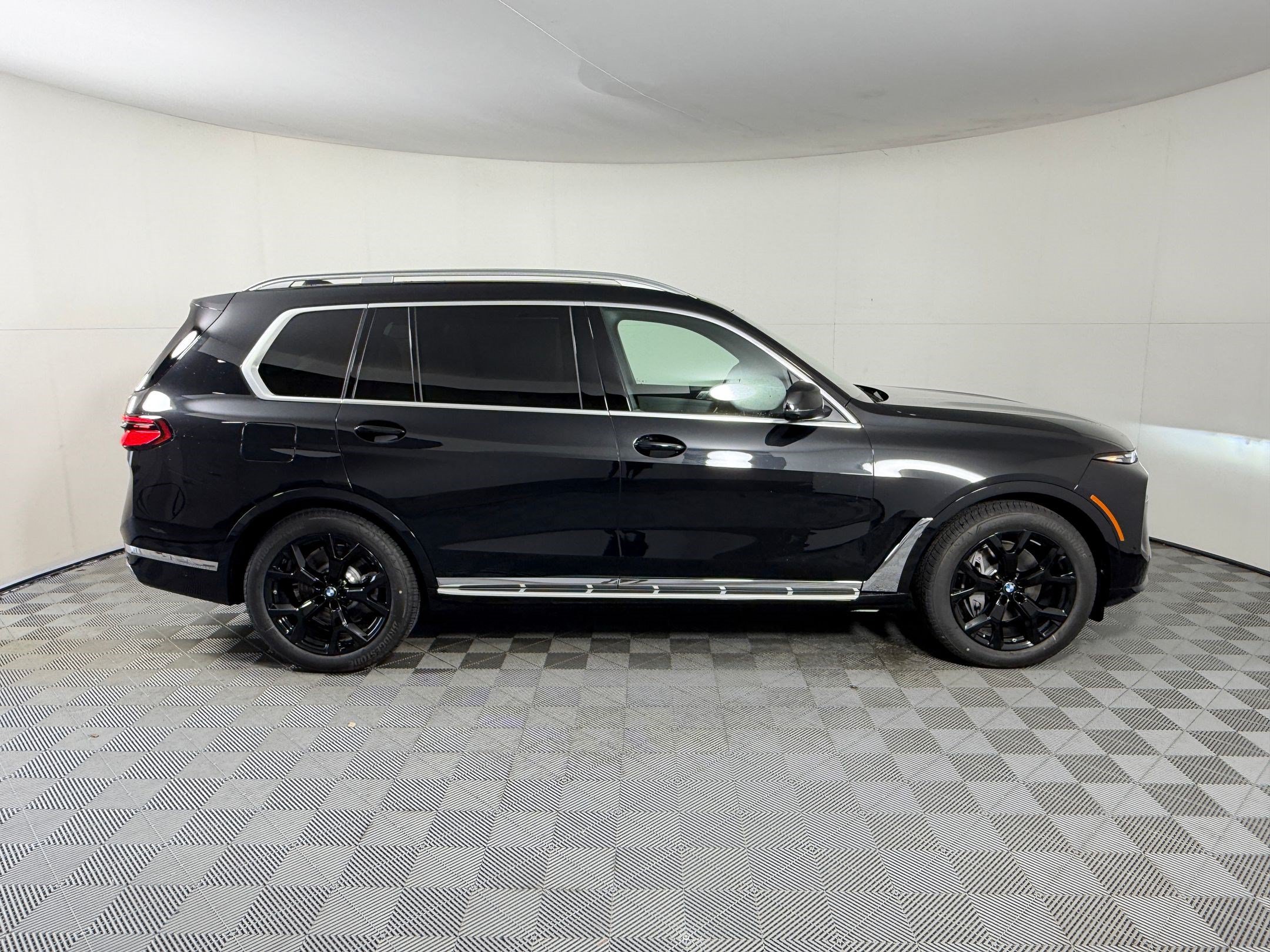 Used 2027 BMW X7 xDrive40i AWD/4WD image 8