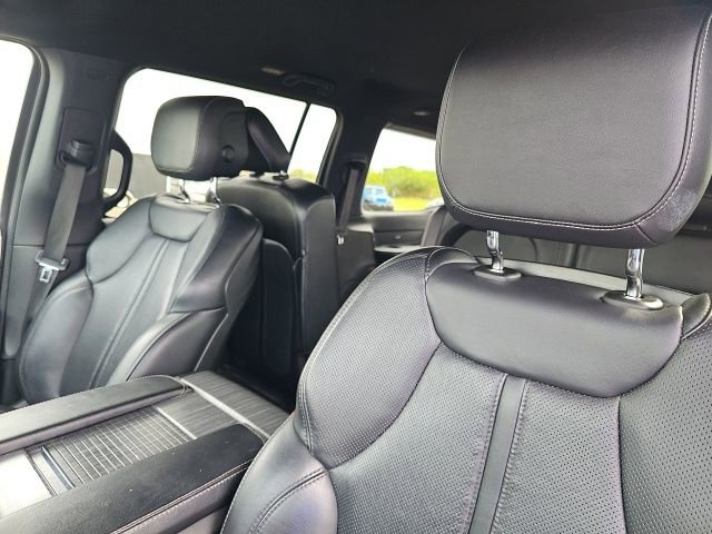 Used 2024 Jeep Wagoneer Series II w/ Flexible Seating Group image 20