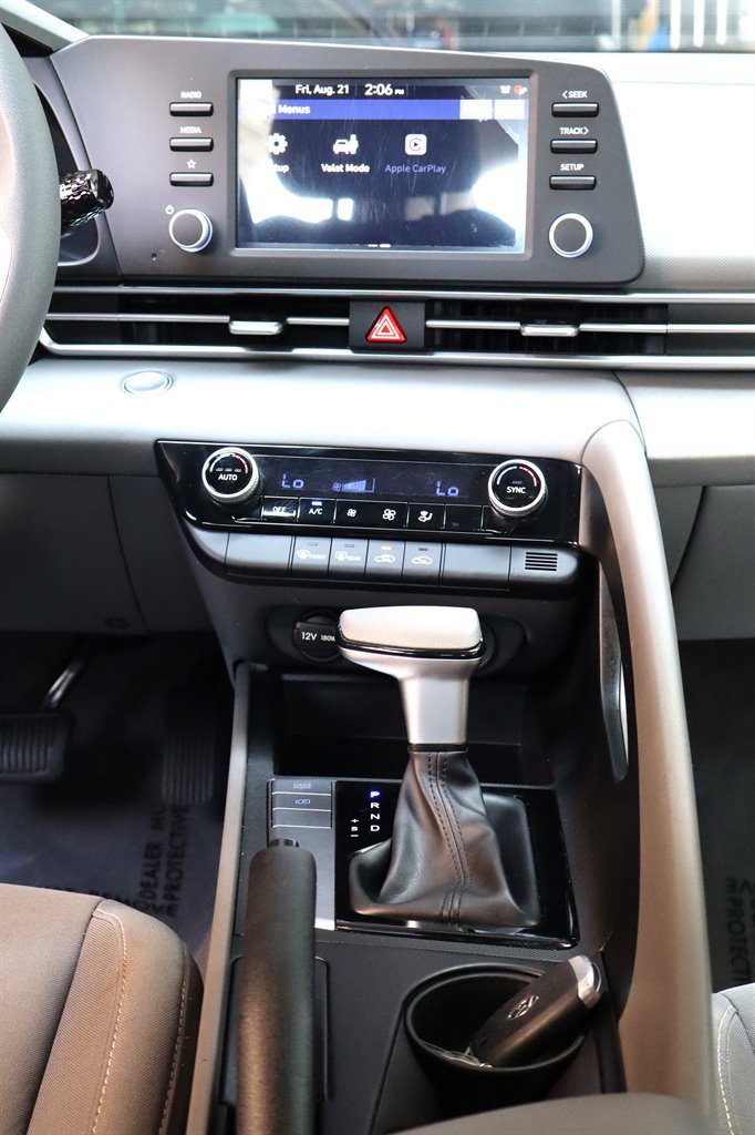 Used 2023 Hyundai Elantra SEL FWD image 14