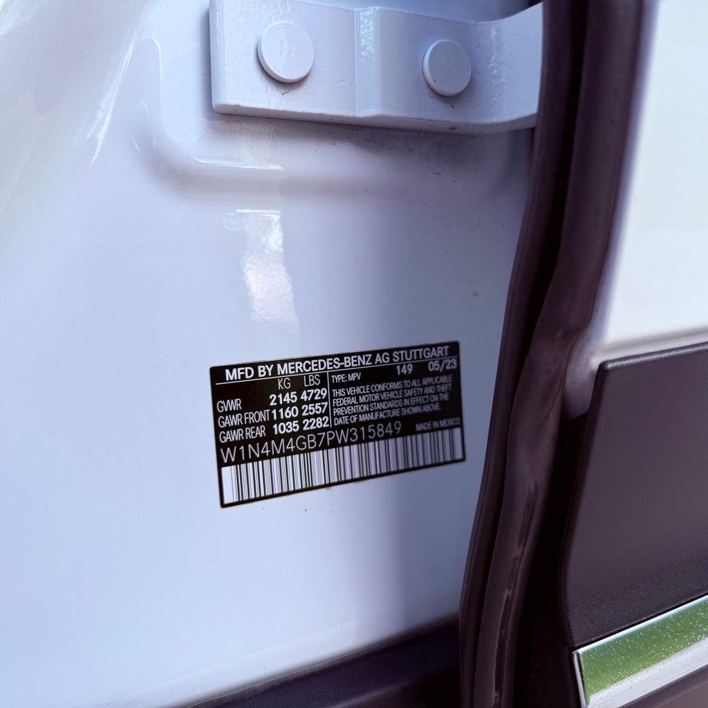 Used 2023 Mercedes-Benz GLB 250 image 34