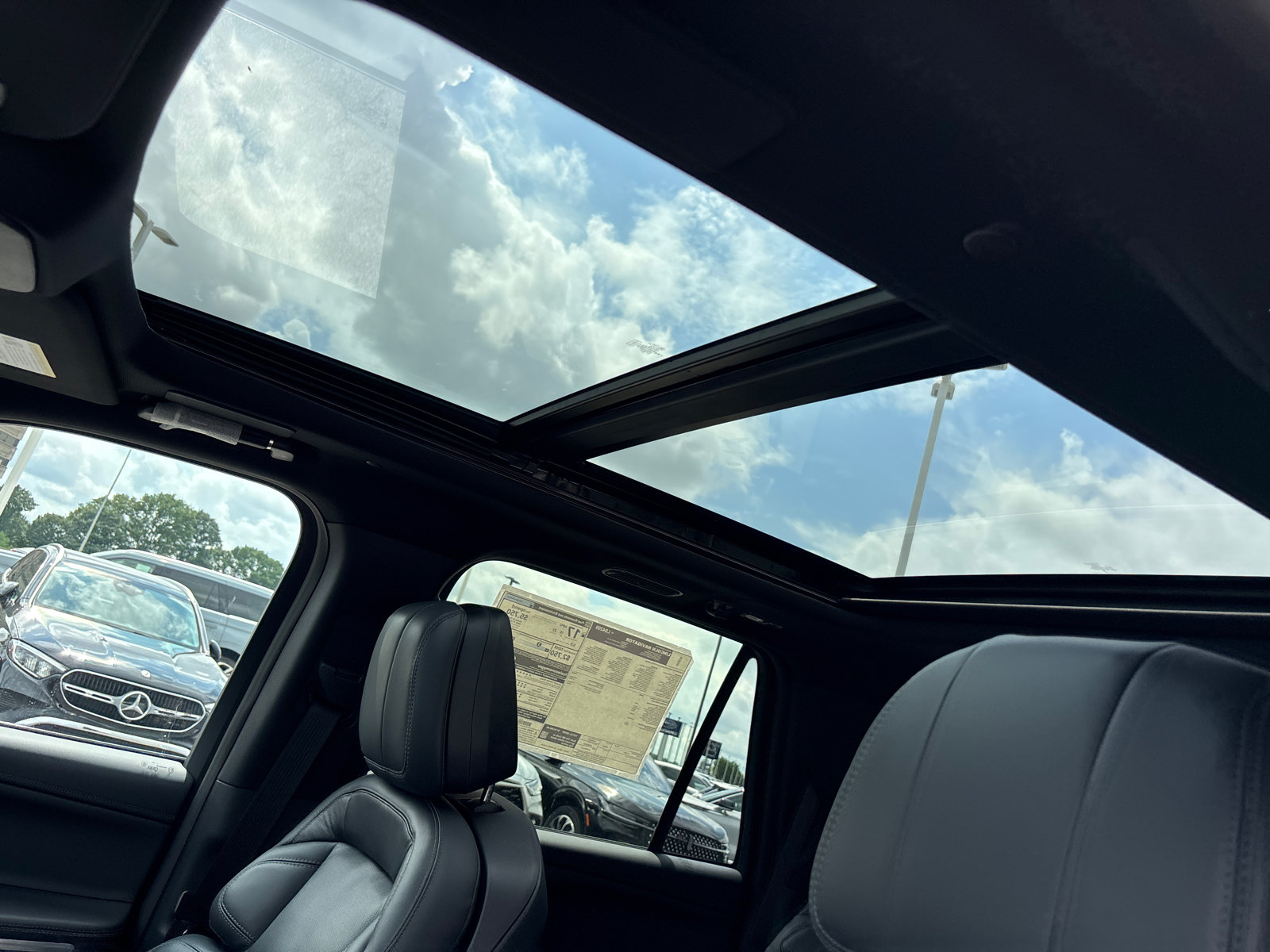New 2027 Lincoln Navigator Reserve w/ Jet Appearance Package AWD/4WD image 25