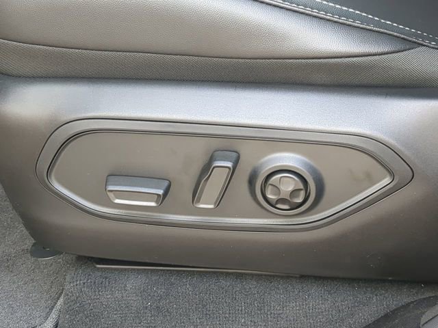 New 2026 Jeep Grand Cherokee L Limited RWD image 24