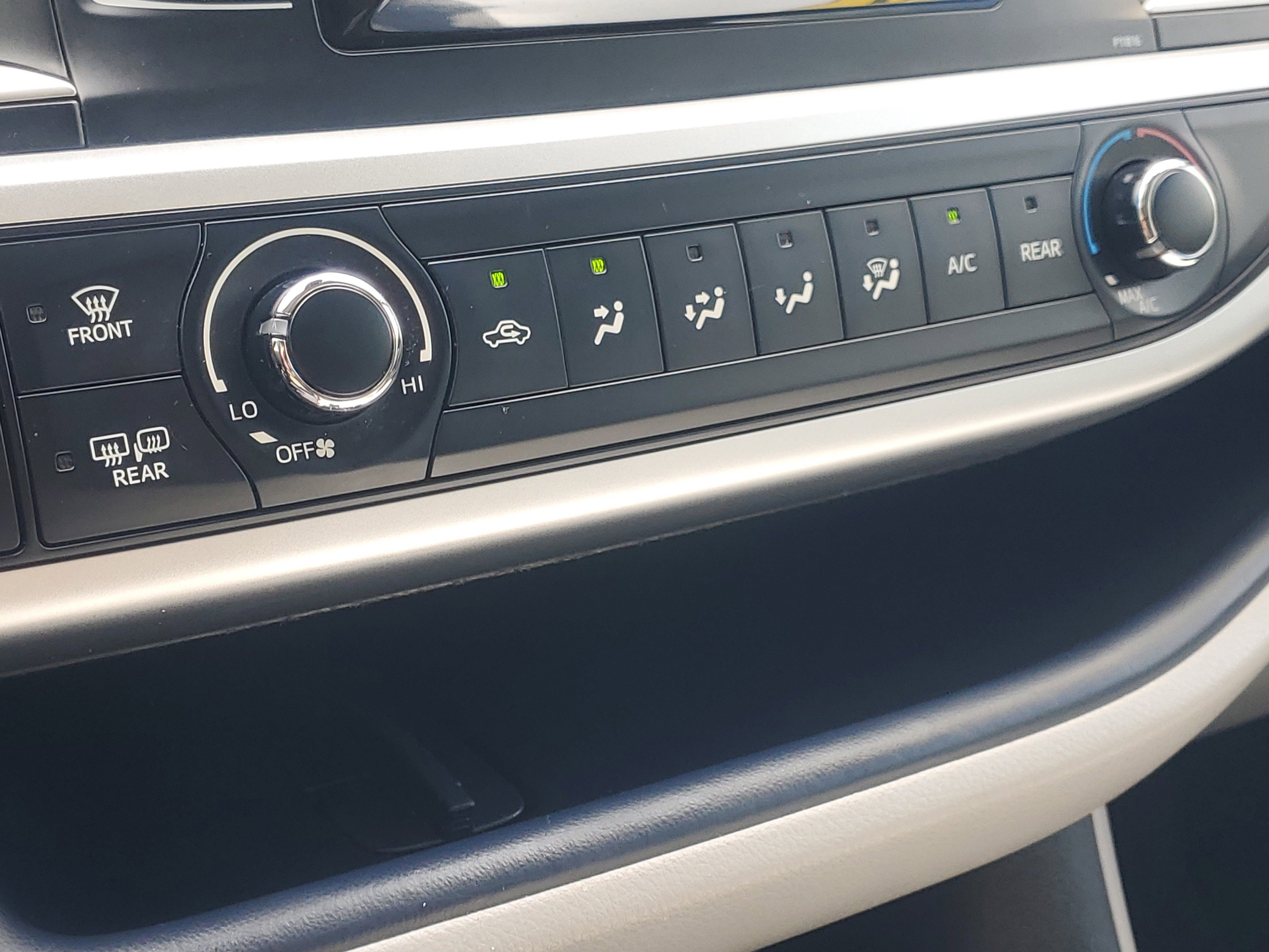 Used 2019 Toyota Highlander LE FWD image 29